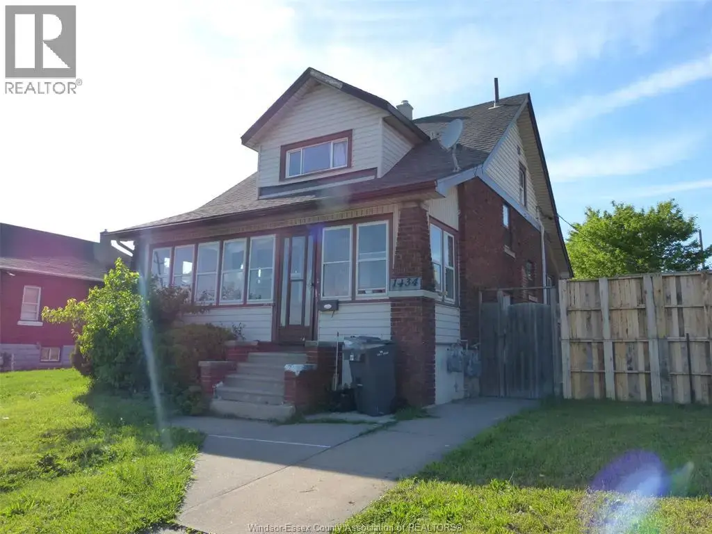 1434 Tecumseh Boulevard, Windsor